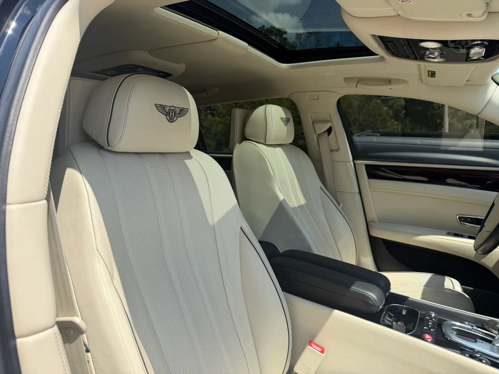 Used 2015 Bentley Flying Spur V8 AWD/4WD image 52