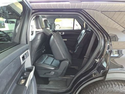 Used 2022 Ford Explorer XLT image 41