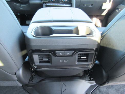 New 2026 GMC Sierra 2500 AT4 w/ AT4 Premium Plus Package AWD/4WD image 38