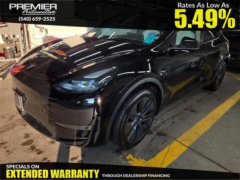 Used 2024 Tesla Model Y Long Range AWD/4WD image 1