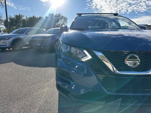 Used 2020 Nissan Rogue Sport SV image 4