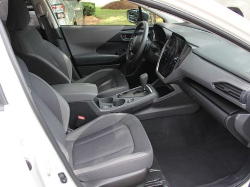 Used 2025 Subaru Crosstrek 2.5i Premium AWD/4WD image 37