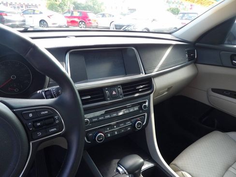 Used 2018 Kia Optima EX w/ Premium Package FWD image 7