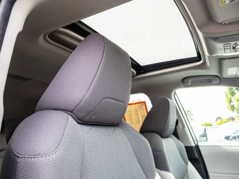 Used 2019 Toyota RAV4 XLE w/ Convenience Package FWD image 19