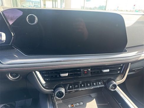 Certified 2025 Chevrolet Suburban RST w/ Comfort Package image 13