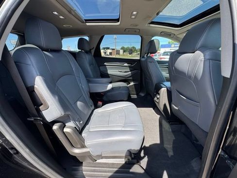 Used 2020 Buick Enclave Premium w/ Sun and Sites Package AWD/4WD image 14
