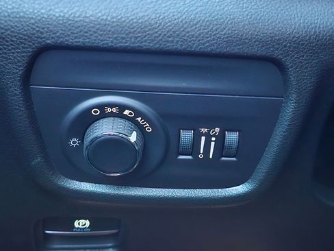 New 2026 Jeep Grand Cherokee Altitude image 16