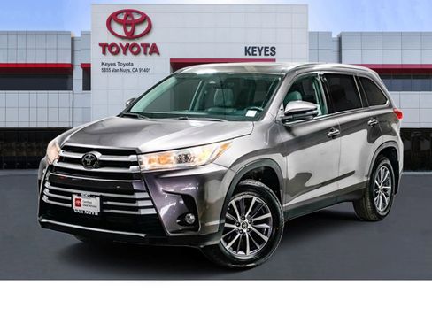 Certified 2019 Toyota Highlander XLE image 1