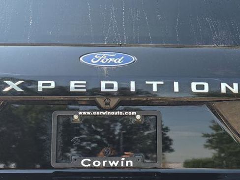 Used 2025 Ford Expedition Active AWD/4WD image 19