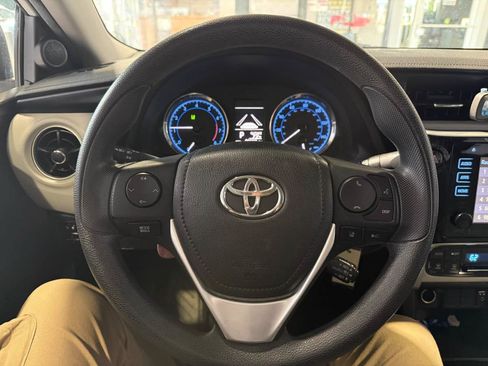 Used 2017 Toyota Corolla LE w/ LE Premium Package FWD image 9