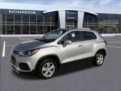 Used 2019 Chevrolet Trax LT w/ LT Convenience Package AWD/4WD image 14