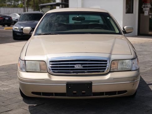 Used 1999 Ford Crown Victoria LX RWD image 4