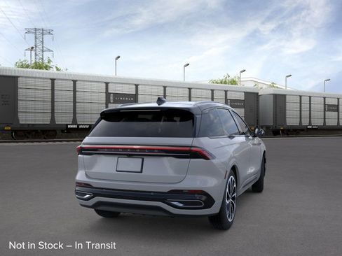 New 2026 Lincoln Nautilus Reserve image 8