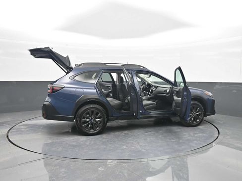 Used 2025 Subaru Outback Onyx Edition AWD/4WD image 46