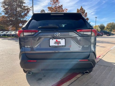 Used 2024 Toyota RAV4 XLE Premium image 7
