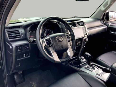 Used 2022 Toyota 4Runner TRD Sport AWD/4WD image 17
