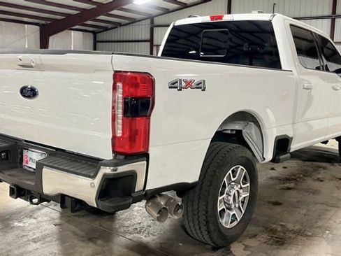 Used 2024 Ford F250 Lariat image 3