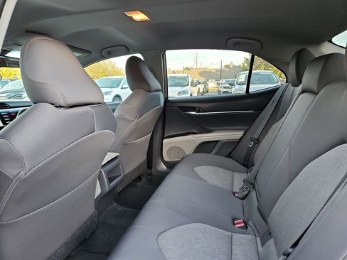Used 2018 Toyota Camry LE image 16