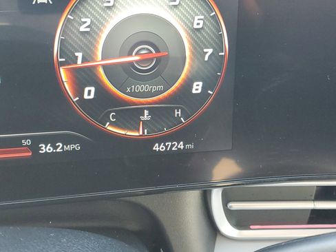 Used 2024 Hyundai Elantra Limited image 18