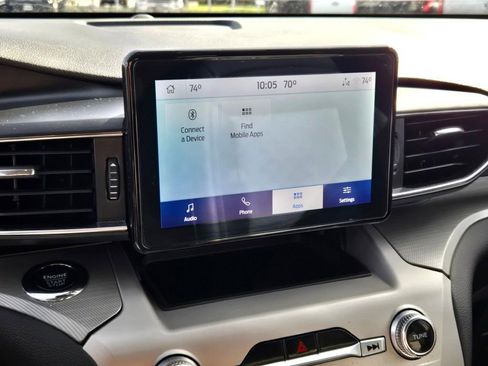 Used 2022 Ford Explorer XLT w/ Equipment Group 202A image 25