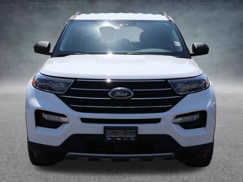 Used 2023 Ford Explorer XLT w/ Equipment Group 202A RWD image 29