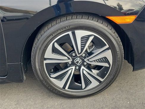 Certified 2017 Honda Civic EX-T image 5