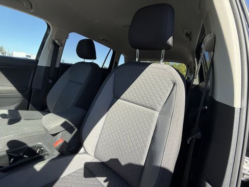 Used 2020 Volkswagen Tiguan S image 16