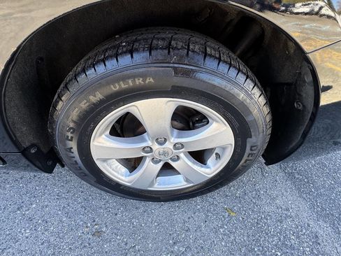 Used 2015 Toyota Sienna L image 22