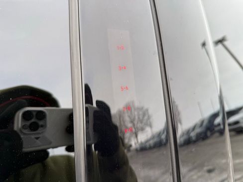 Used 2023 Ford Explorer XLT w/ Equipment Group 202A image 11