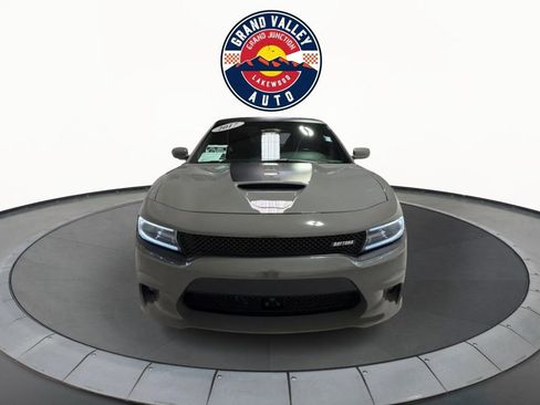 Used 2017 Dodge Charger R/T RWD image 3