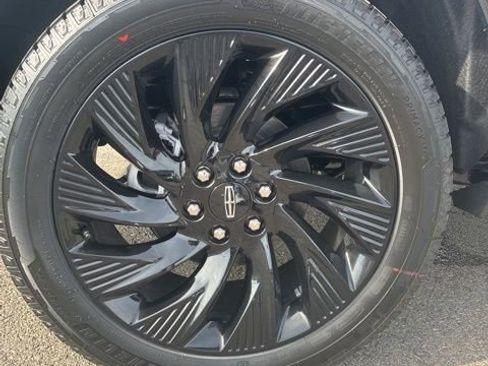 New 2026 Lincoln Navigator Reserve w/ Jet Appearance Package image 9