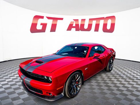 Used 2015 Dodge Challenger SRT w/ Technology Group image 3