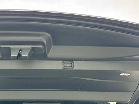 Certified 2023 Land Rover Range Rover SE image 12