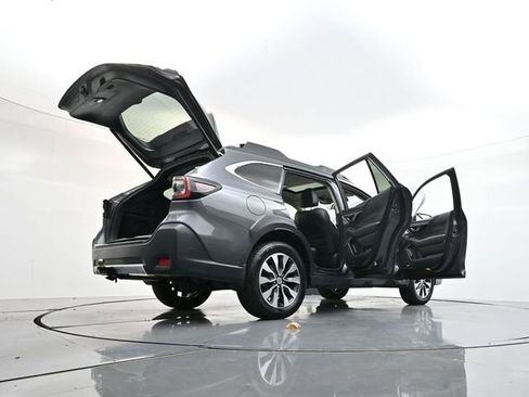 Used 2023 Subaru Outback Touring image 42