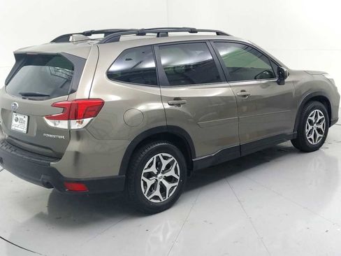 Used 2019 Subaru Forester Premium image 10