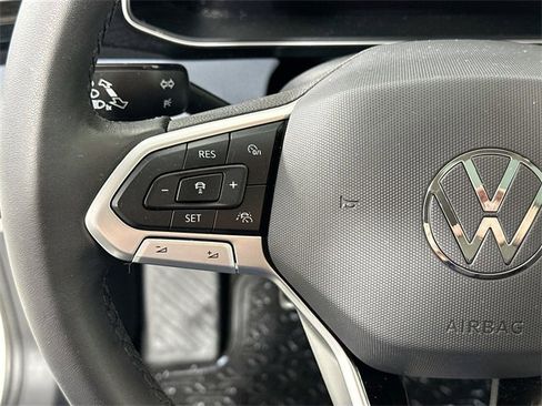 Used 2025 Volkswagen Jetta SE image 22