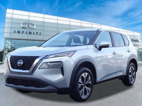 Used 2023 Nissan Rogue SV image 1