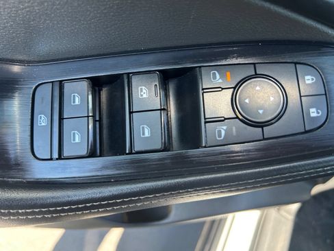 Used 2025 Nissan Rogue SV AWD/4WD image 22