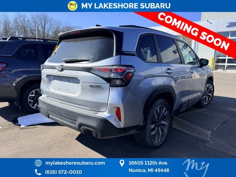 Used 2025 Subaru Forester Touring image 8