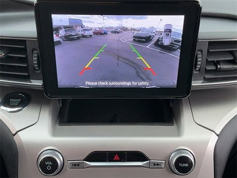 Used 2022 Ford Explorer XLT w/ Equipment Group 202A image 24