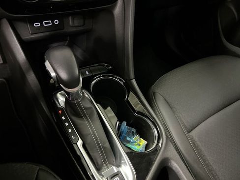 Used 2022 Buick Encore GX Select w/ Sport Touring Package FWD image 17
