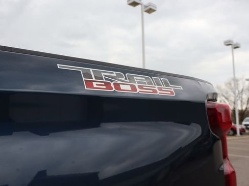 Used 2020 Chevrolet Silverado 1500 Custom Trail Boss w/ Custom Convenience Package image 26