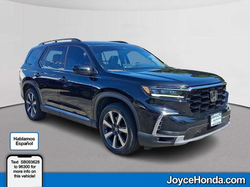 Certified 2025 Honda Pilot Touring image 1