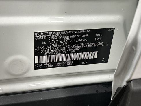 Used 2025 Toyota RAV4 XLE w/ Convenience Package FWD image 17