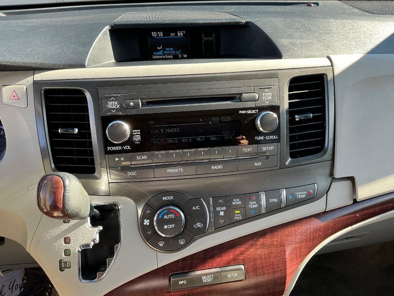 Used 2012 Toyota Sienna AWD image 21
