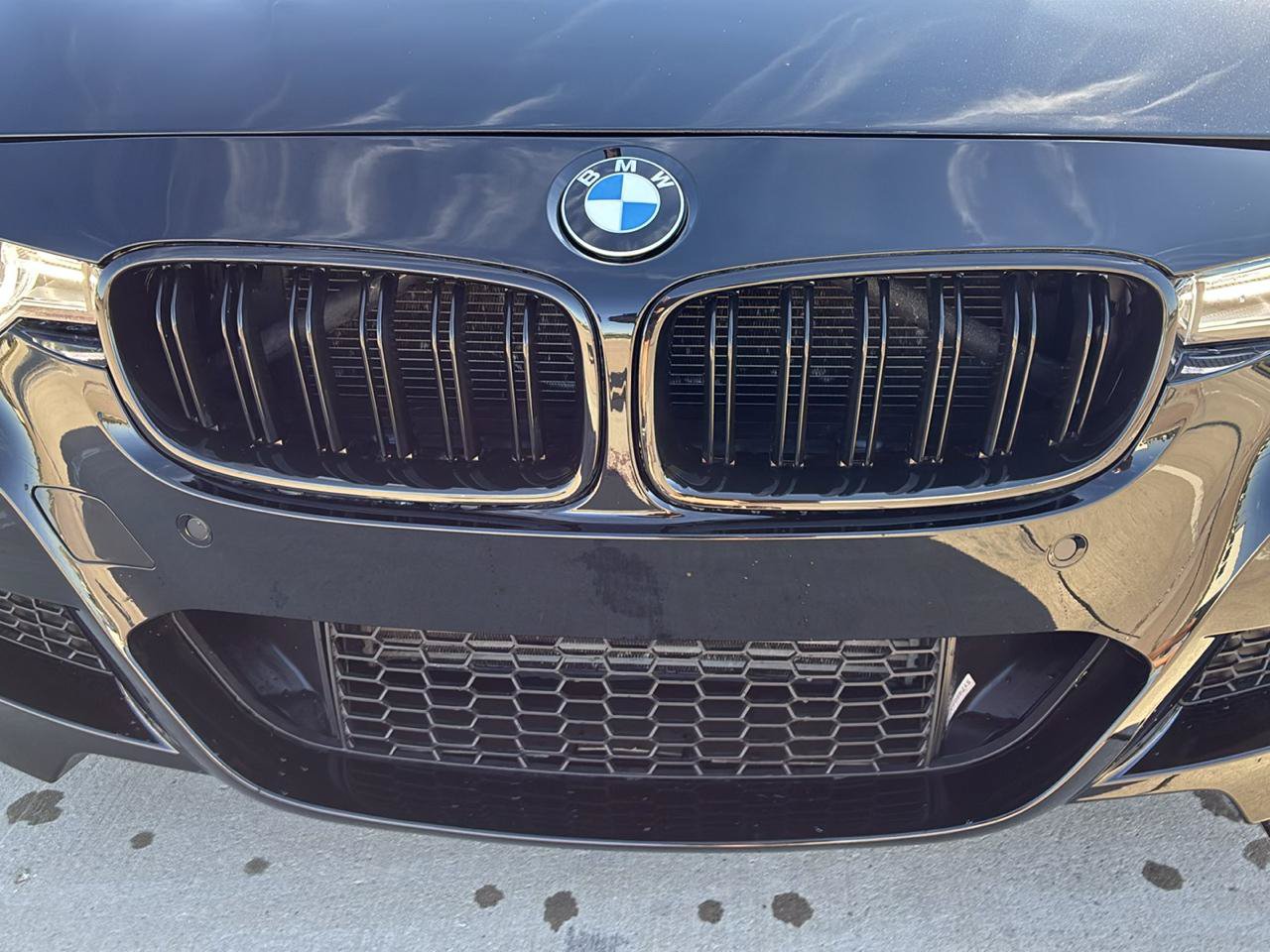 Used 2018 BMW 320i xDrive Sedan w/ Convenience Package AWD/4WD image 4