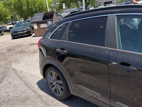 Used 2017 Kia Niro EX image 12