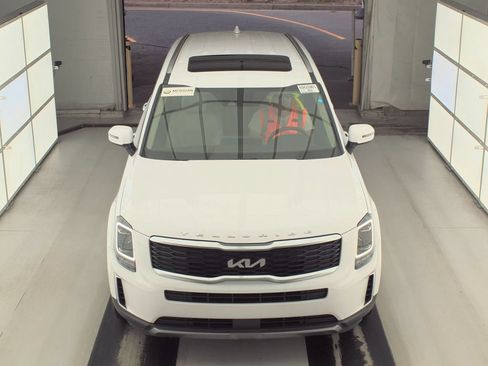 Used 2022 Kia Telluride EX AWD/4WD image 2