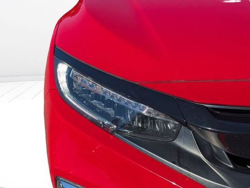 Used 2019 Honda Civic Touring image 9