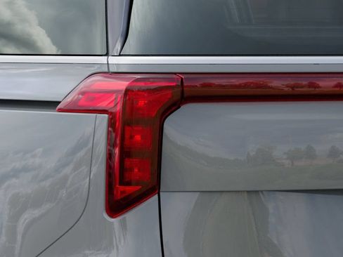 New 2026 Kia Carnival EX FWD image 12